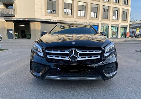 Mercedes-Benz GLA 180 d -AMG Packet