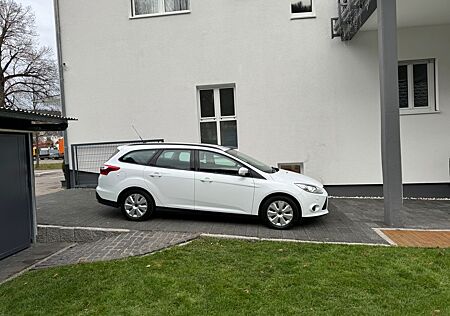 Ford Focus 1,6 Ti-VCT 77kW Trend Turnier 32 Tkm.