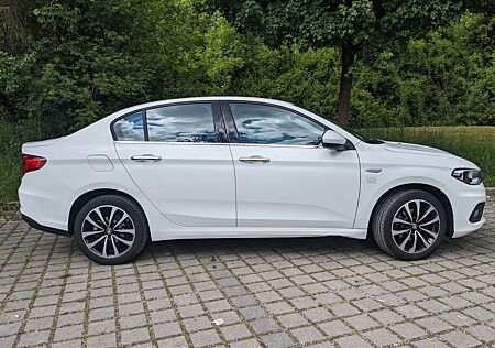 Fiat Tipo 1.6 MultiJet LOUNGE, TÜV neu, 8fach bereift