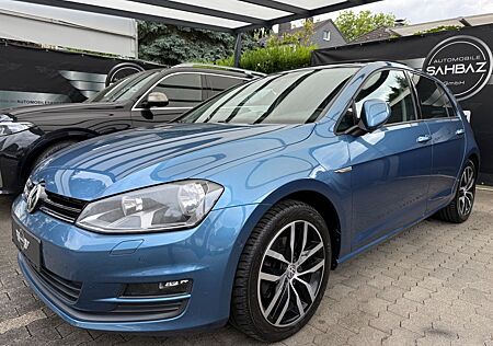 VW Golf Volkswagen VII Lim. Cup BMT *ACC*PANO*NAVI*AUTOM*KEYLE