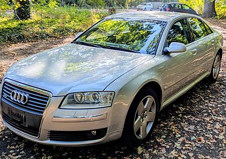 Audi A8 4.2 tiptronic quattro 1 HD, Bose, lnnsp. TÜV