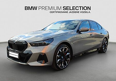 BMW 550e xDrive Sedan