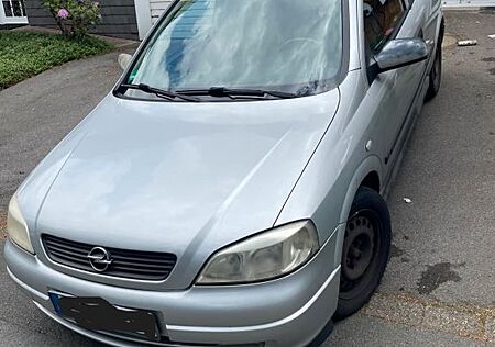Opel Astra 1.8 16V Sport Sport