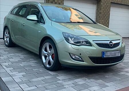 Opel Astra Sports Tourer 1.4 LPG Bi-Xenon Navi AHK