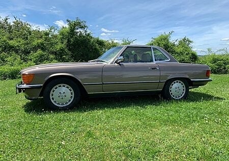 Mercedes-Benz SL 560