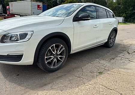 Volvo V60 CC V60 Cross Country T5 AWD Geartronic Summum S...