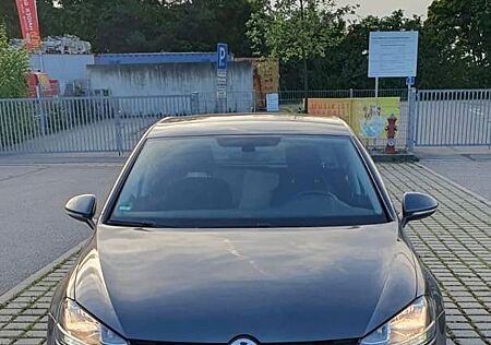 VW Golf Volkswagen VII Lim. Comfortline TÜV bis 05/2027!