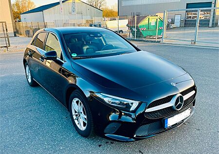 Mercedes-Benz A 180 gebraucht kaufen Mercedes-Benz A 180 d -