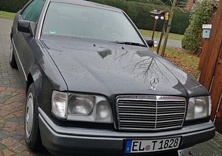 Mercedes-Benz E 200 Coupé, W124 + original Leichtmetallfelgen