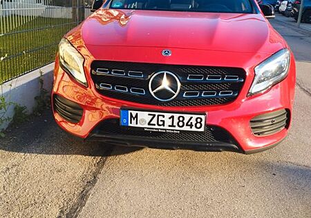 Mercedes-Benz GLA 220 d 4MATIC DCT -