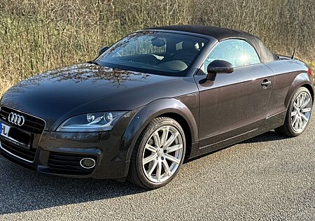 Audi TT Roadster 2.0 TFSI S tronic quattro -