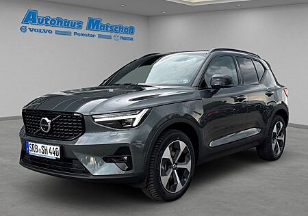 Volvo XC 40 XC40 Ultra Dark B4 B StandHZG AHK Pano-Dach Memo