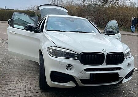 BMW X6 xDrive50i -