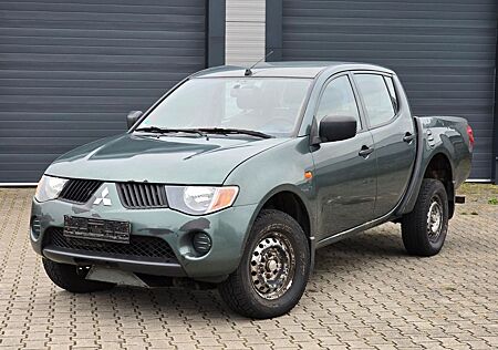 Mitsubishi L200 2.5 Invite Doppelkabine 4WD *Klima 2.Hand