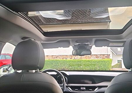 Alfa Romeo Stelvio 2.0 Turbo 16V 206kW First Edition AT...