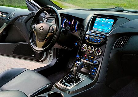 Hyundai Genesis 3.8 V6 Automatik -