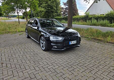 Audi A4 2.0 TDI S line black line AHK panorama