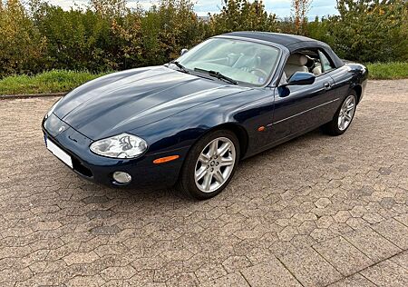 Jaguar XK8 Cabriolet / Zustand 2+ / HU neu
