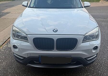 BMW X1 xDrive20d xLine Leder Panorama Navi Sportsitz