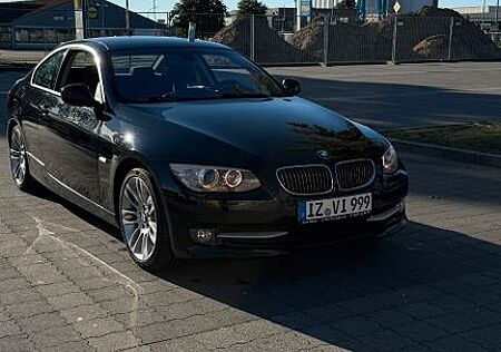 BMW 325i Coupé LCI