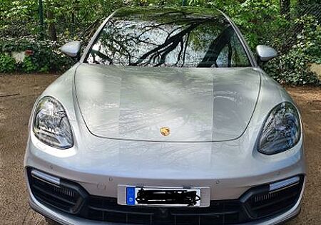 Porsche Panamera GTS Sport Turismo GTS