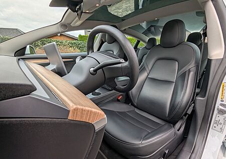 Tesla Model 3 (SR, LFP, AHK, Wärmepumpe, Restgarantie)