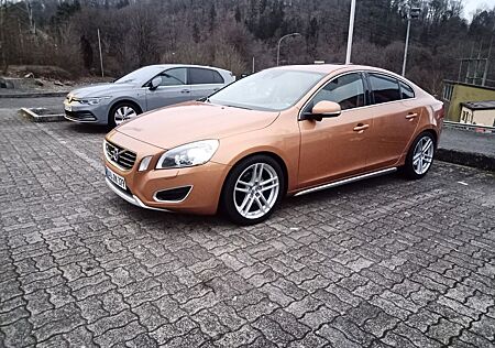 Volvo S60 T6 AWD Heico 330