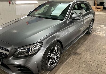 Mercedes-Benz C 300 4MATIC T Autom. AMG Line