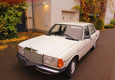 Mercedes-Benz 200