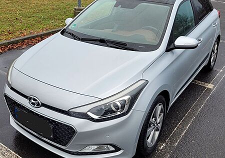 Hyundai i20 1.4 Style*,Schaltg*PANO*PDC*SHZ*KLIMA