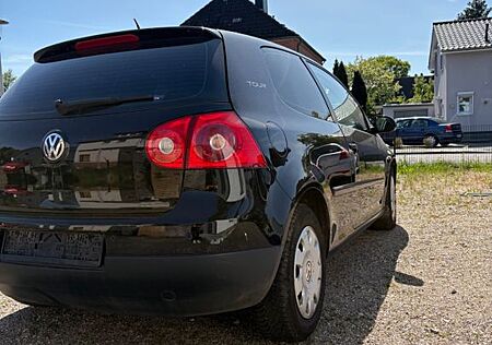 VW Golf Volkswagen V 1.6 Tour Klimaanlage ( TÜV neu )
