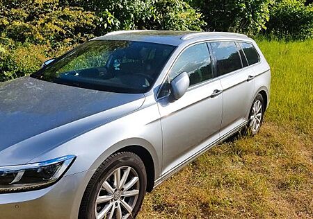VW Passat Volkswagen 2.0 TDI SCR 140kW DSG R Line