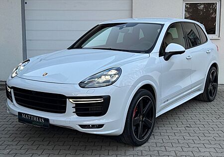 Porsche Cayenne GTS /AHK/Burmester/21 Sport Class/Carbon