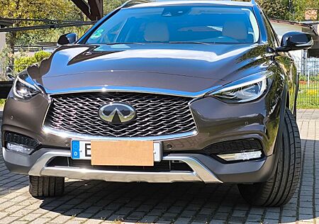 Infiniti QX30 2.2d DCT AWD Premium Pano 360° AHK