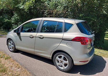 Ford B-Max 1,6 77kW Titanium PowerShift Titanium