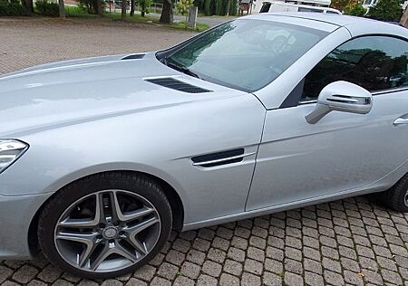 Mercedes-Benz SLK 200 BlueEFFICIENCY -