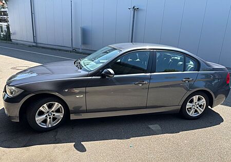 BMW 318i -