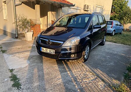Opel Zafira 1.8 -