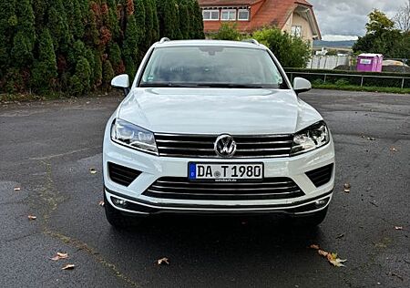 VW Touareg Volkswagen 3.0 V6 TDI SCR Tiptronic - TOP!