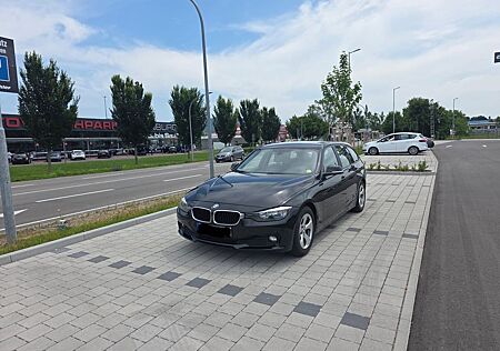 BMW 320d EfficientD. Ed. Touring Modern Line Mod...