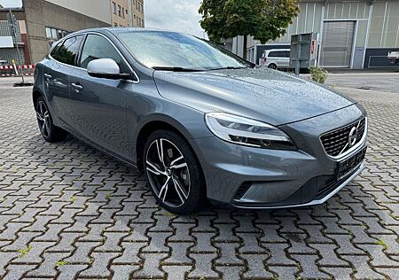 Volvo V40 T3 R-Design Aut. - NAVI + SHZ + CAM