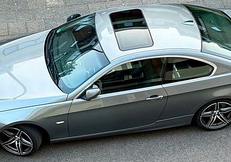 BMW 325d Coupé E92