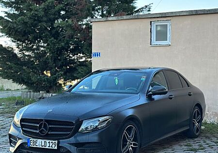 Mercedes-Benz E 220 d AMG Line Autom. AMG Line