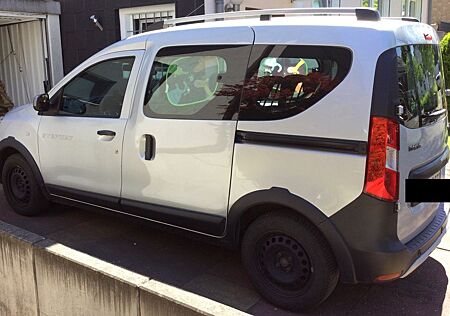 Dacia Dokker TCe 115 Stepway Celebration Stepway C...