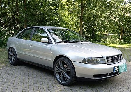 Audi A4 1.6 - Anhängerkupplung