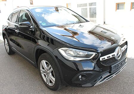 Mercedes-Benz GLA 200 4Matic*MBUX*KAMERA*SHZ*NAVI*KLIMA*LEDER*