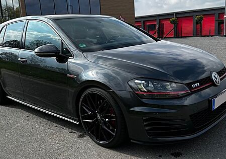 VW Golf Volkswagen 2.0 TSI DSG BMT GTI GTI
