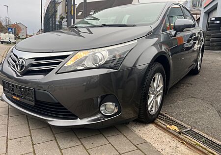 Toyota Avensis Life*Navi*Limousine*56000km