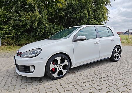 VW Golf Volkswagen 2.0 TSI DSG GTI DYNAUDIO