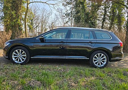 VW Passat Variant Volkswagen 2.0 TDI SCR DSG Variant Highline